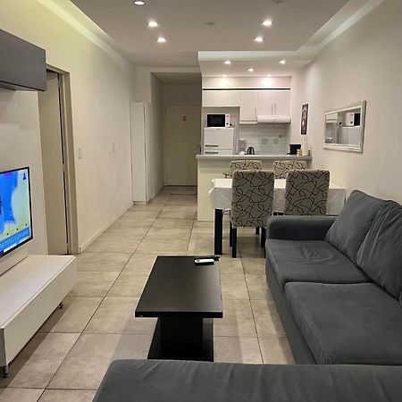 Suite In San Telmo Dormitorio En Suite Con Dos Banos Y Balcon A La Calle Buenos Aires Exteriör bild