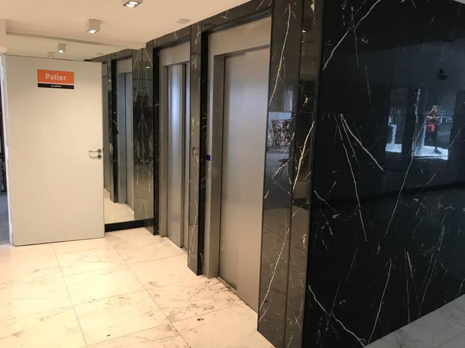 Suite In San Telmo Dormitorio En Suite Con Dos Banos Y Balcon A La Calle Buenos Aires Exteriör bild