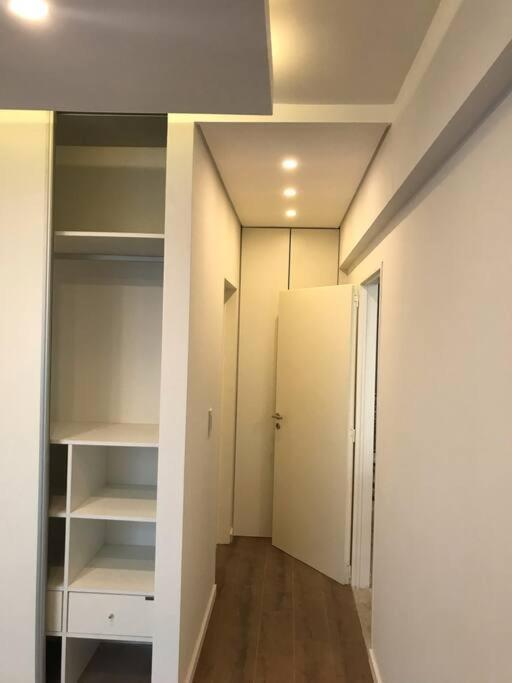 Suite In San Telmo Dormitorio En Suite Con Dos Banos Y Balcon A La Calle Buenos Aires Exteriör bild