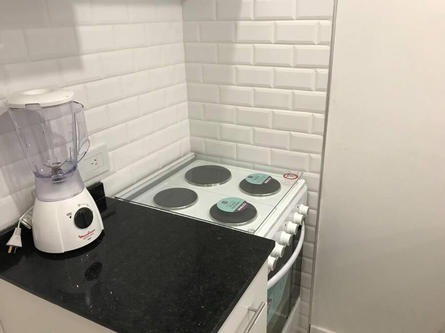 Suite In San Telmo Dormitorio En Suite Con Dos Banos Y Balcon A La Calle Buenos Aires Exteriör bild