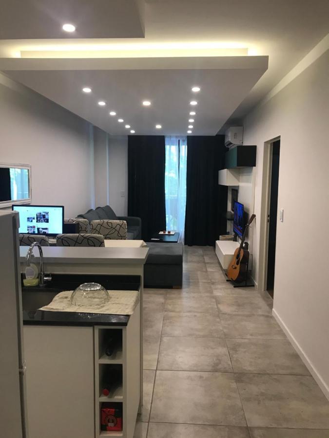Suite In San Telmo Dormitorio En Suite Con Dos Banos Y Balcon A La Calle Buenos Aires Exteriör bild