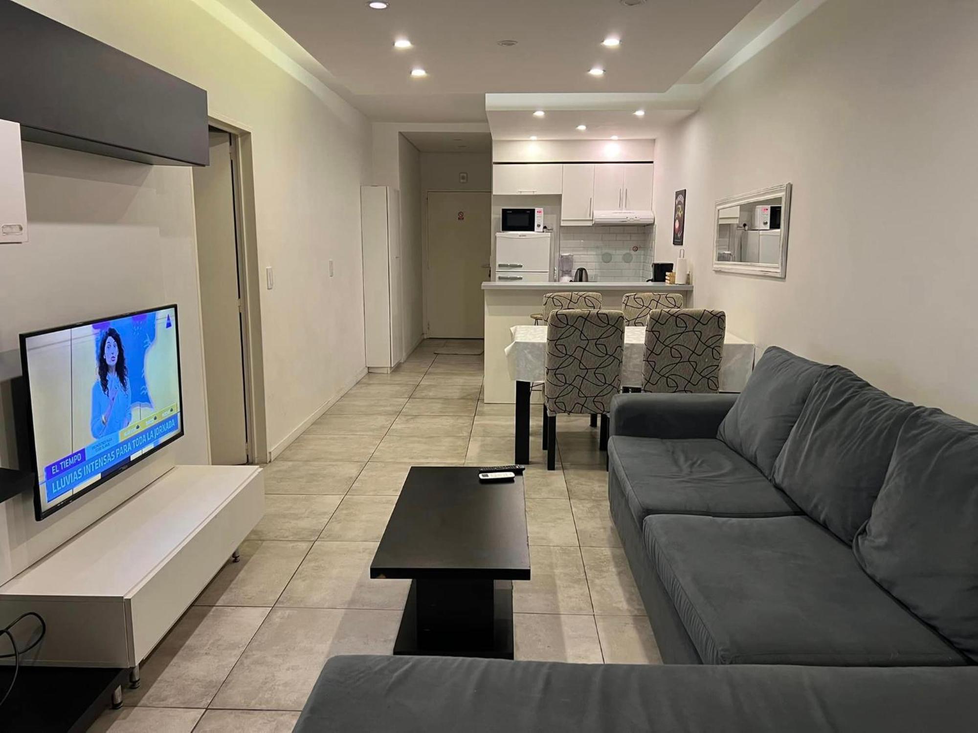Suite In San Telmo Dormitorio En Suite Con Dos Banos Y Balcon A La Calle Buenos Aires Exteriör bild