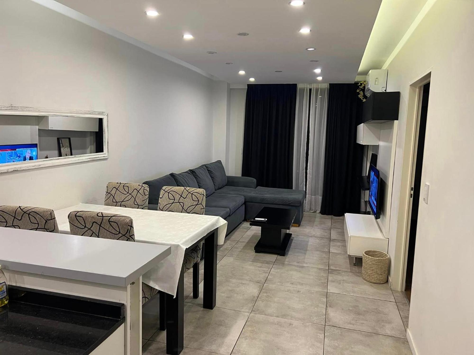 Suite In San Telmo Dormitorio En Suite Con Dos Banos Y Balcon A La Calle Buenos Aires Exteriör bild
